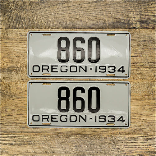 A restored 3 digit pair of 1934 Oregonplates #860